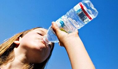 Пить диету в течение месяца, чтобы похудеть.